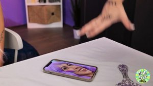 ? Кену нравится Уэнсдей Аддамс! Трансформация Барби в среду от Ла-Ла Лайф Эмодзи