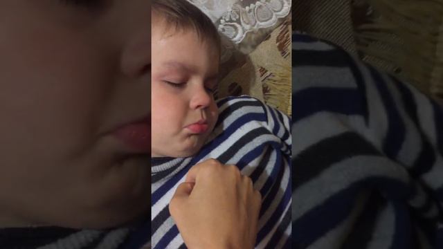 Спящий мальчик 👶🏼