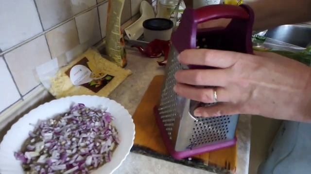 Салат из рыбных консервов. Забытый рецепт. смотреть онлайн