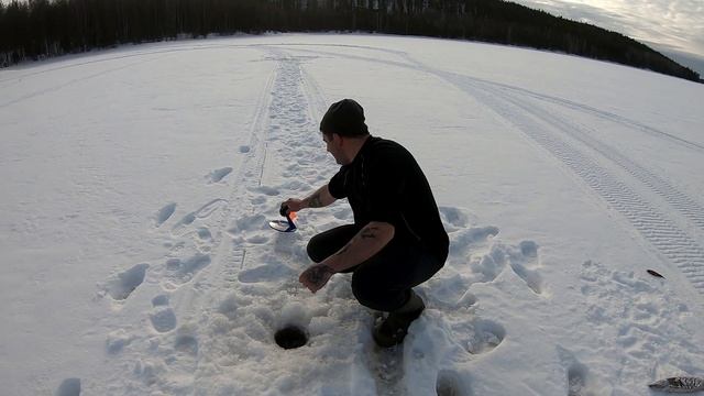 Ловля Щуки и Налима со льда на Жерлицу смотреть онлайн