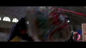 Джеки Чан дерётся с ТУПИЦЕЙ в фильме ПЕРВЫЙ УДАР