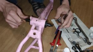 снятие шатунов, обслуживание каретки велосипеда - разборка, чистка и смазка подшипников, сборка.