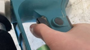 Köp Excenterslipmaskin Makita BO6030 på Klaravik