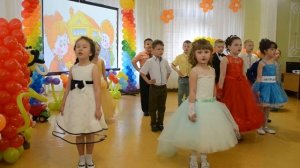 Замечательная песенка на выпускном в детском саду "Первый звонок!