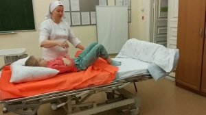 Подтягивание пациента на скользящей простыне 3 способ