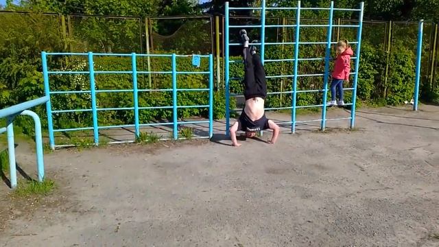 Жиросжигающая круговая тренировка на спортплощадке. Комплекс #2