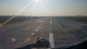 Алматы, посадка Боинг 767 и руление до гейта. Landing in Almaty with taxi till gate 4 on Boeing 767.