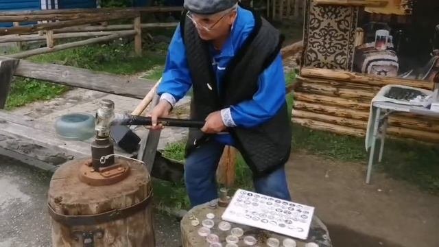 Чеканка монет вручную