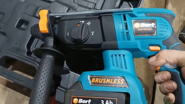 Перфоратор аккумуляторный Bort BHD-18LI-BLZ смотреть онлайн