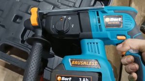 Перфоратор аккумуляторный Bort BHD-18LI-BLZ