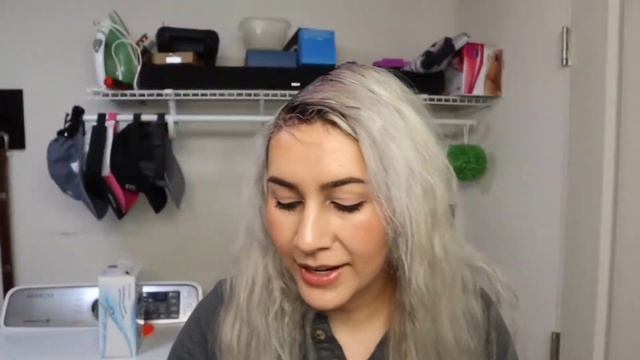 Coloring my hair Gray!/ Using Manic Panics Dark Star смотреть онлайн