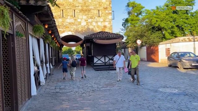 Евпатория. Летние вечера на Караимской. Ярмарка мастеров. Старый город. Крым.