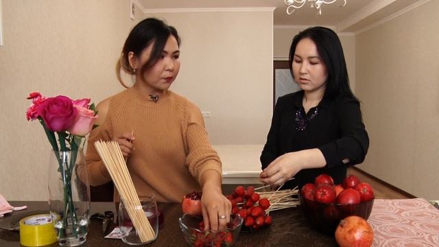 Cүйүктүүңүзгө жемиш букетин белек кылыңыз. Таң маанай смотреть онлайн