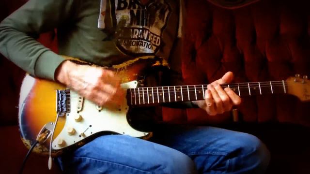 Guitarplayer plays 31 min his real vintage 1962 Fender Stratocaster guitar