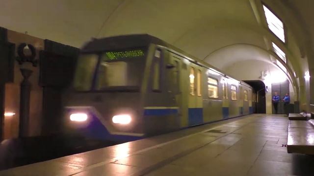 ОДНА В ЧУЖОМ ГОРОДЕ?||ПУТЕШЕСТВИЕ ПО МОСКВЕ||VLOG||POLYANIKA смотреть онлайн