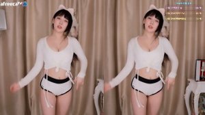 Korean girls dancing HFM DANCE