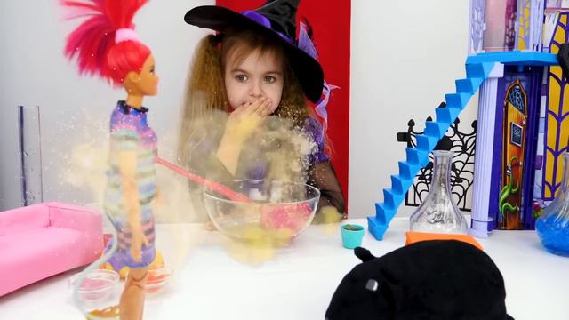 Барби русалка мечтает похудеть. Волшебница - Ведьмочка Юлли - Мультики для девочек смотреть онлайн