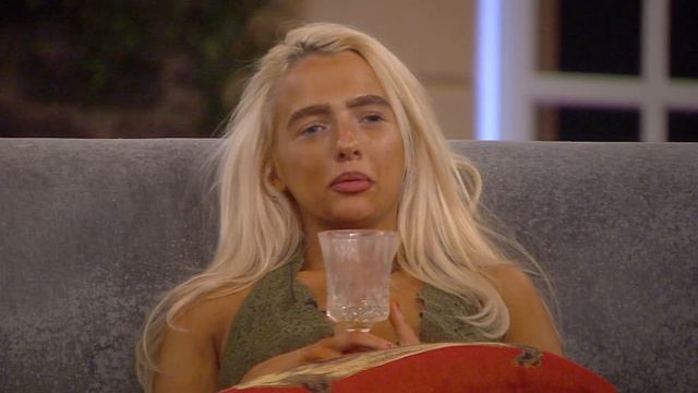 Chanelle and Isabelle play truth or dare | Day 44 смотреть онлайн