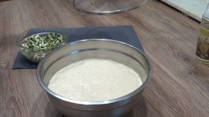 Пышные дрожжевые оладьи с яйцом и зеленым луком. Готовим с Оксаной Валерьевной.