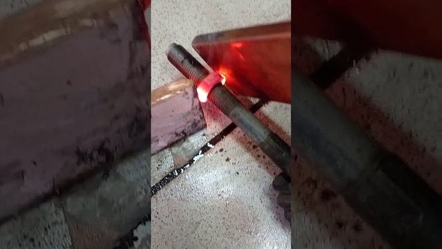 Нагреватель болтов и гаек