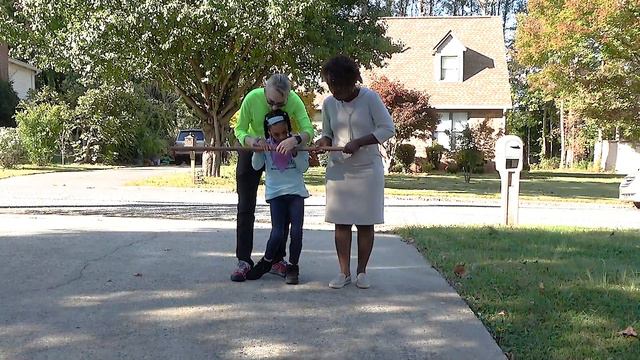 #13 Cutie Walking Holding a Horizontal Stick: Pediatric PT for a Child with Moderate Cerebral Palsy смотреть онлайн