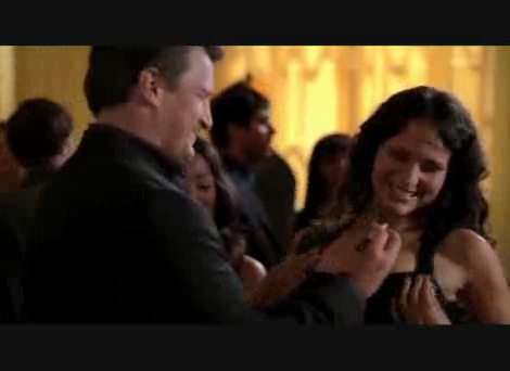 "Everybody Loves Me" в сериале Castle (2.05)  смотреть онлайн