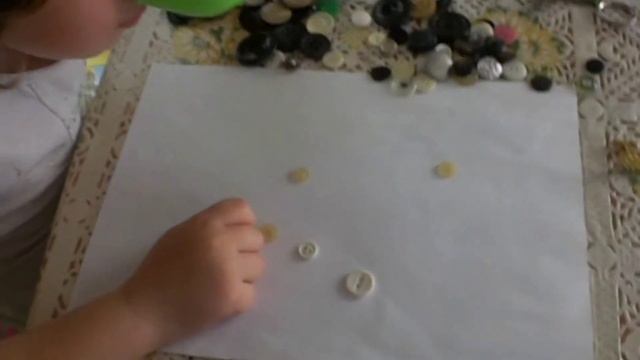 ИГРЫ С ПУГОВИЦАМИ ?ИГРЫ ДЛЯ ДЕТЕЙ?МЕЛКАЯ МОТОРИКА?РАЗВИВАЙ РЕБЕНКА ДОМА? ОРГАНИЗАЦИЯ ЗАНЯТИЙ✍️ смотреть онлайн