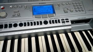 YAMAHA PSR 450 (učitavanje ritmova narodne muzike, 7/8, rumba, sa sa, begin...)