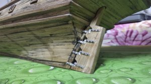 № 44 Сборка модели корабля Черная Жемчужина. Установка пера руля.