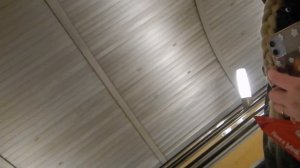 Раздаю деньги и шоколадки девушкам без масок (в МЦК и метро)