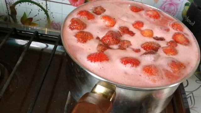 Варенье из клубники. Проще некуда.