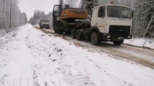 Сломался экскаватор Саt? продолжаем строить дорогу на мазах 5516, 5551,6501.Остались считыные дни