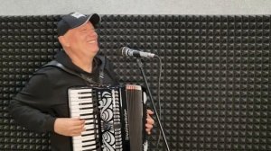 ПЕСНЯ БОМБА!