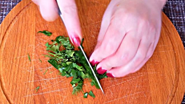 И без духовки сочно и очень вкусно получается Курочка в молочном соусе смотреть онлайн