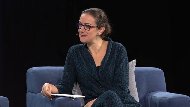 A conversation between authors Zadie Smith, Yaa Gyasi, and Courtney Martin смотреть онлайн