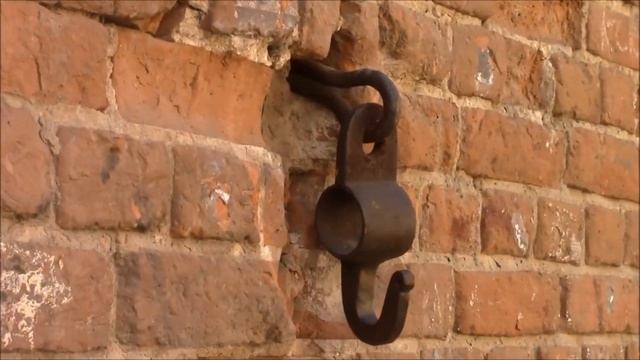 Оренбург. Остатки старых конюшен. смотреть онлайн