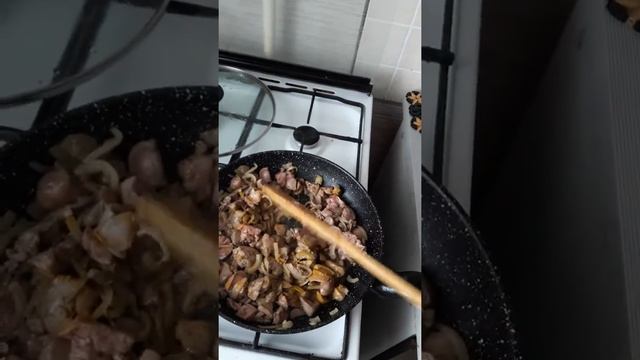 КУРИНАЯ ПЕЧЕНЬ  В ТОМАТНОМ СОУСЕ ?????