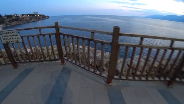 Турция без All inclusive. Пляж Коньяалты. Старый город и ворота Адриана Анталия.