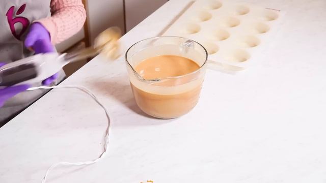 Anne-Marie Makes Pumpkin and Buttermilk Soap | Bramble Berry смотреть онлайн