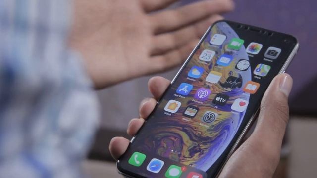 Should You Invest in iPhone XS Max in 2022? Review