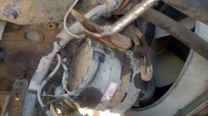 1Часть. Снятие генератора(грузовик) Манипулятор ниссан дизель fe-6. Nissan diesel ud