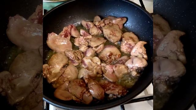 Как приготовить вкусный суп с лапшой. Ароматный суп с куриной печенью