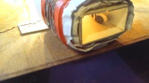 Постоянный магнит в переменном магнитном поле накопителя.