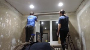 установка гардины на натяжной потолок