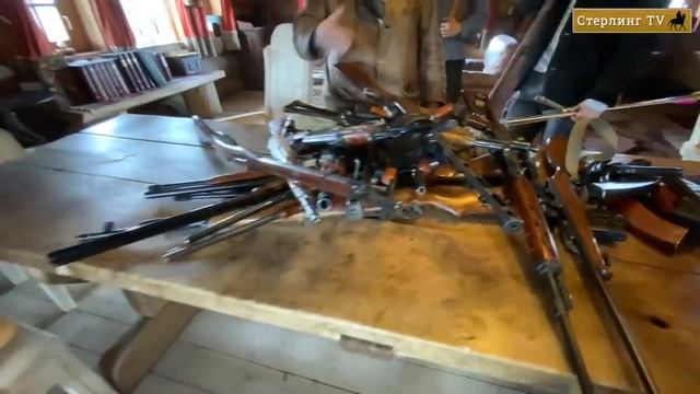 "Заберите у меня оружие" Герман Стерлигов вывалил на стол автоматы, ППШ и снайперские винтовки. смотреть онлайн