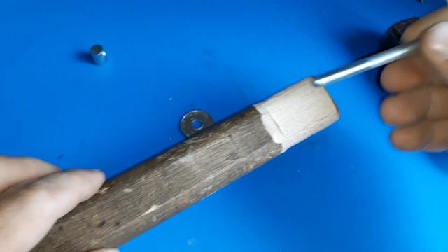 Молоток, который не слетает с рукоятки (винтовой клин) смотреть онлайн