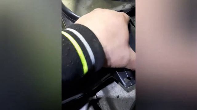 Установка подлокотника от второго поколения Toyota Harrier на первое поколение. смотреть онлайн