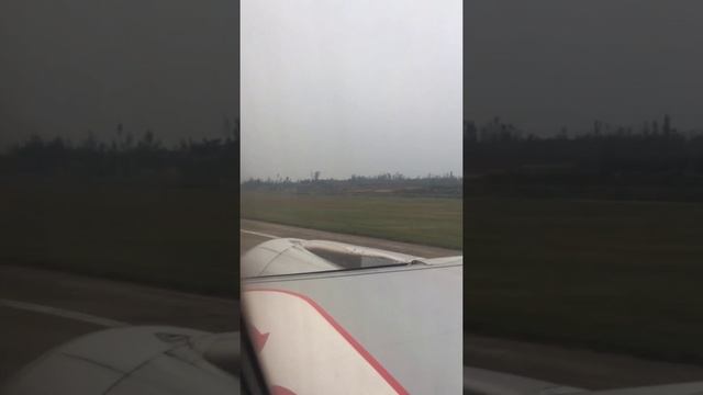 HX107 Landing in Haikou Airport, Hainan, China