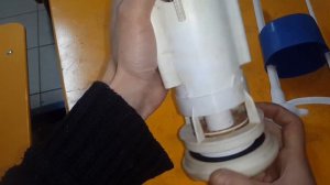 Как работают внутренности унитаза!