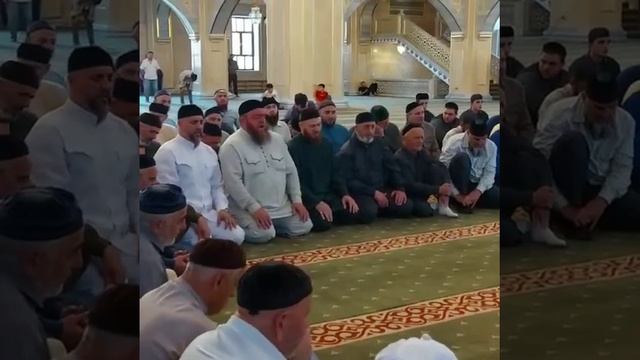 Джамулаев Исхьакъ Назма (Бурáкъ)  Мечеть «Сердце Чечни» имени Ахмата Кадырова.